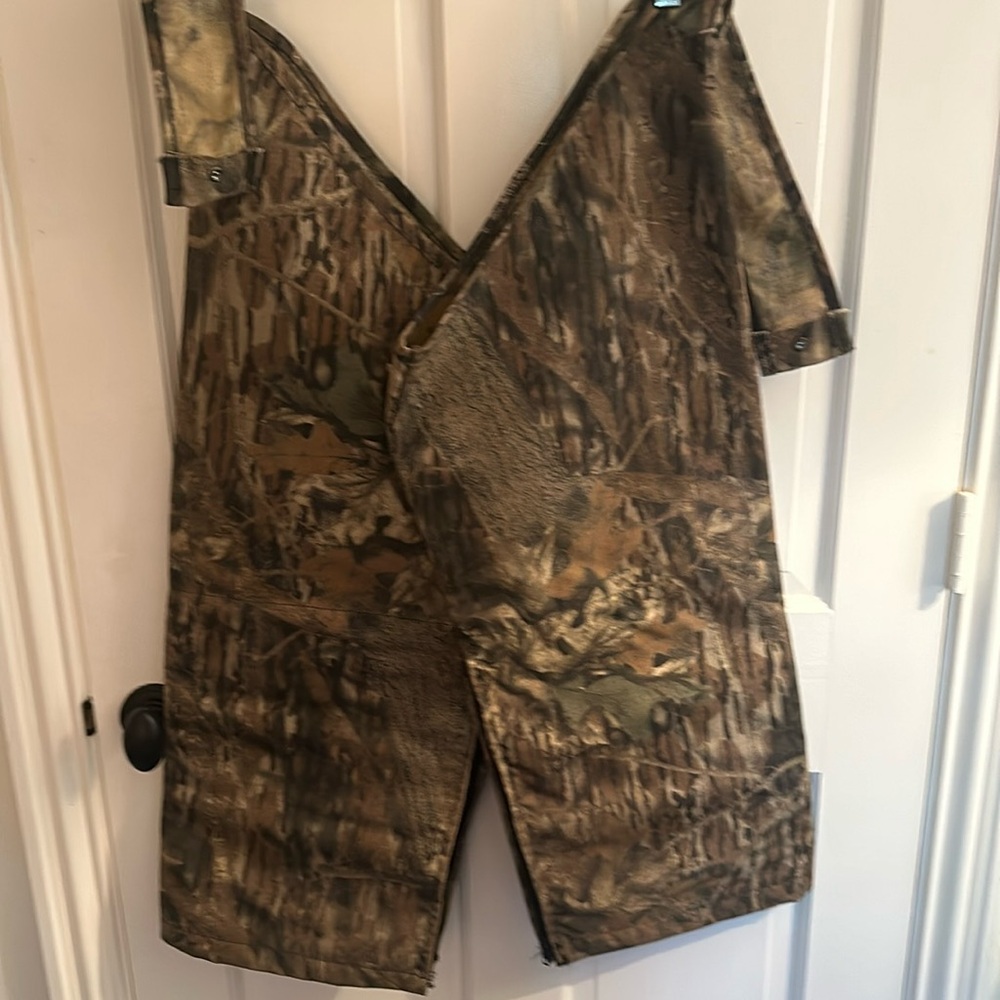 Mossy oak chaps